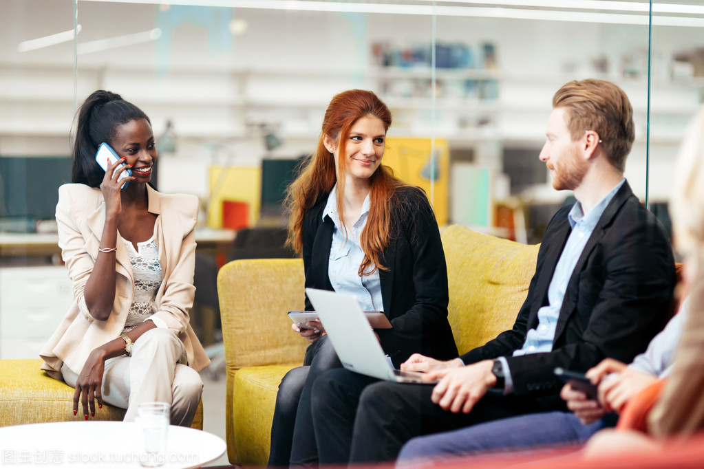 業(yè)務的人談話。技術在手